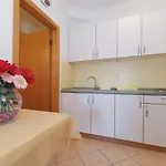 Vukic Apartment Vrsi
