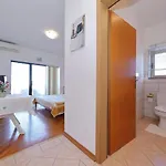 Vukic Apartment Vrsi